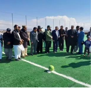 افتتاح چمن مصنوعی روستای هندوالان شهرستان درمیان