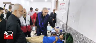 حضور وزیر بهداشت در موکب خدمات درمانی انصار الحسین (ع) دانشگاه علوم پزشکی قم