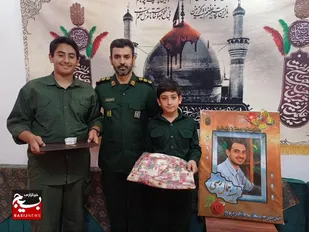 فرمانده تیپ میرزا کوچک خان با خانواده شهید &laquo;جمال رضی&raquo; دیدار کرد