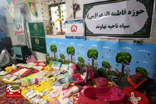 اهدای سیسمونی ۵۰ میلیون تومانی به مادران کم&zwnj;برخوردار در نهاوند+تصاویر