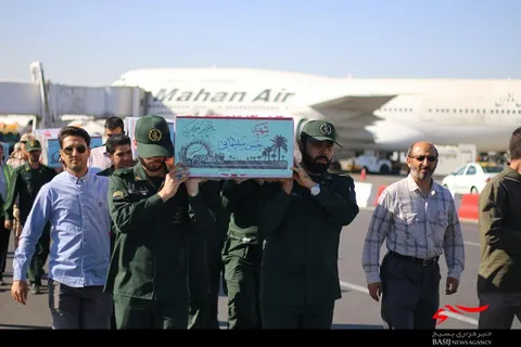 پیکر ۴ شهید دفاع مقدس وارد فرودگاه شهید هاشمی نژاد مشهد شد