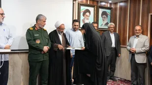 فرمانده سپاه استان در مراسمی از تعدادی از پرستاران تقدیر کرد
