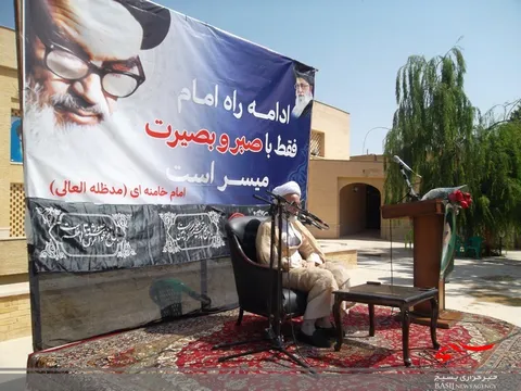 امروز دنیا نیاز به مکتب امام خمینی(ره) دارد