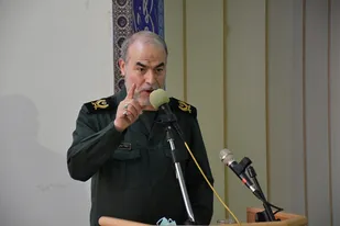 پرچم این انقلاب صادقانه بلند شده است/دشمنان انقلاب اسلامی لحظه به لحظه به دنبال توطئه هستند