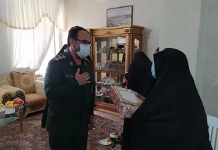 دیدار مسئولین سپاه و آموزش و پرورش شاهرود با خانواده شهید دانش آموز اعظمی