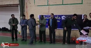 تیم شهید علی عرب جام قهرمانی مسابقات فوتسال را بالای سر برد