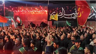 اشک&zwnj;ها و حماسه در شب سوم محرم؛ کرمان یک&zwnj;صدا &laquo;یا حسین&raquo; گفت