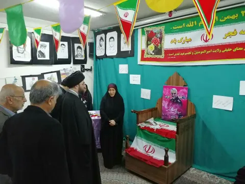 نمایشگاه آثار هنری بانوان بسیجی فارس برگزار شد