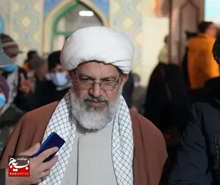 زیباترین نگاه حاج قاسم به انسانها نگاه جذب بود