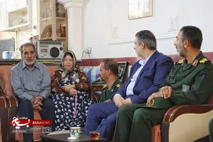 دیدار استاندار مرکزی و فرمانده سپاه حضرت روح الله با خانواده معظم شهید "خرم گلمحمدی"