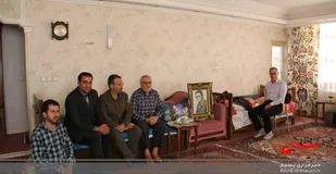 دیدار عوامل اجرایی کنگره 3400 شهید استان اردبیل با خانواده شهید حسین قبادی مراللو