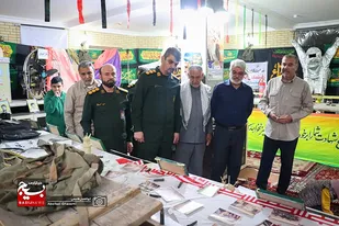 بازدید فرمانده سپاه حضرت جوادالائمه&zwnj;(ع) شهرستان دشتستان از نمایشگاه &laquo;یادیاران&raquo; در برازجان