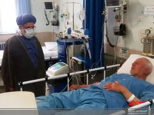 عيادت اعضاي بسيج طلاب از بخش كروناي بيمارستان امام حسين(ع) گلپايگان