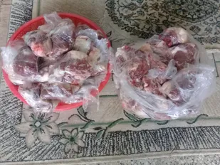 تهیه و توزیع ۸۵ بسته گوشت بین نیازمندان روستای مغان شاهرود
