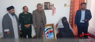 جامعه عزت و استقلال خود را مدیون خون شهدا است