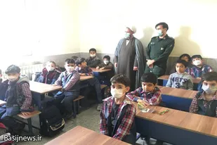 بازدید مسئول نمایندگی ولی فقیه در سپاه کبودراهنگ از مدرسه راهیان کوثر