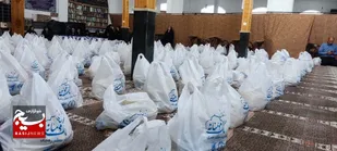 توزیع ۲۳۰ بسته معیشتی بین نیازمندان در سالروز شهادت دکتر چمران