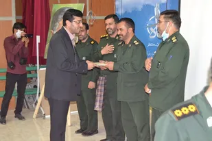 فرماندهان گردان های شهید همدانی و علی بن ابیطالب تجلیل شدند