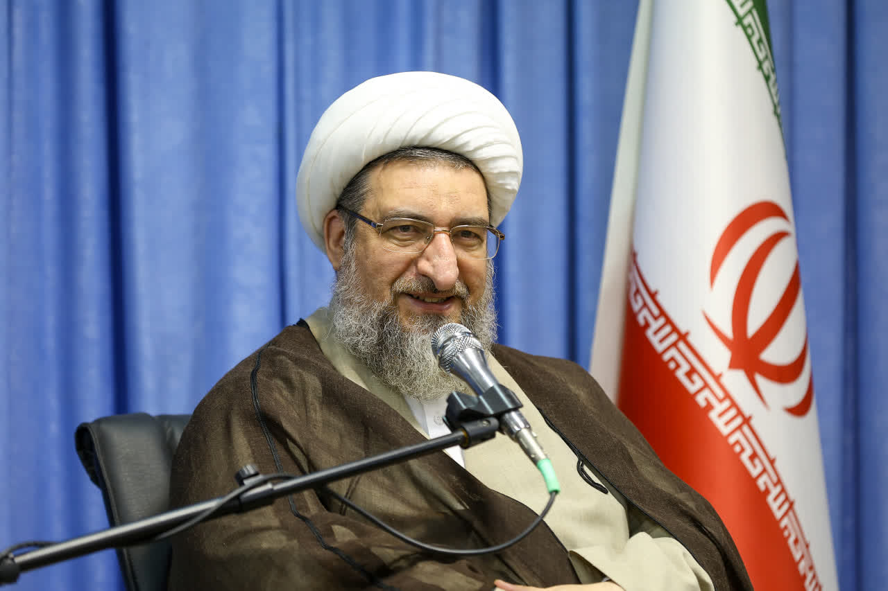 ارتقای معنویت و خودسازی، سنگ‌بنای عزت ارتش است/ نقش عقیدتی سیاسی در پیروزی‌های دفاع مقدس بی‌بدیل بود