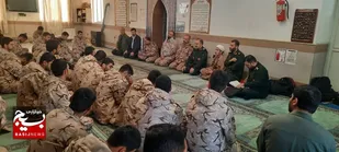 نشست صمیمی سردار موحد با سربازان لشکر عملیاتی