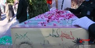 استقبال مردم بندرماهشهر از پیکر دو شهید گمنام