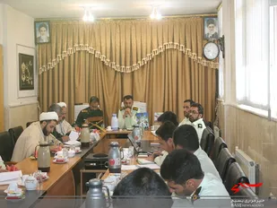 برگزاری جلسه تعاملی با حضور فرمانده نیروی انتظامی و فرمانده سپاه شهرستان و مسئول نمایندگی و کارکنان نیروی انتظامی شهرستان درخصوص اجرای گشت های محله محور بسیج(گشت رضویون)