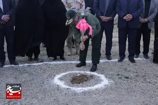 آئین کلنگ زنی ساخت المان شهدای زن در باغ موزه دفاع مقدس اردبیل