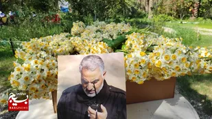 اهدای گل و برپایی موکب بهبهانی ها درکنار مزار سردار سلیمانی