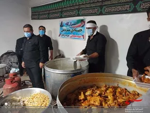 توزیع  غذای گرم بین نیازمندان دلفان به روایت تصویر