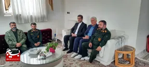 دیدار و بازدید عیدانه از خانواده شهدا در ساوجبلاغ+تصاویر