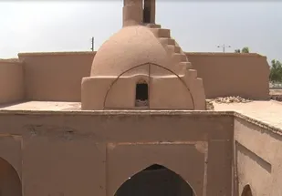 مسجد میبد بعد از ۲۵۰ سال سر از خاک بیرون آورد / آیا طوفان شن دوباره مسجد را مدفون می&zwnj;کند؟