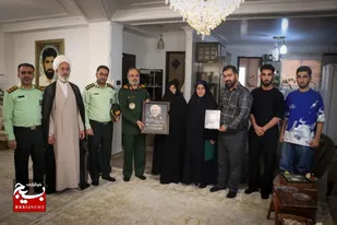 فرمانده سپاه کربلا به&zwnj;عنوان &laquo;سفیر شهید حبیب&zwnj;الله اکبرزاده&raquo; با خانواده این شهید دیدار کرد