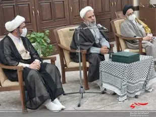 ادب پاپ در برابر مرجعیت شیعه از برکات انقلاب و خون حاج قاسم هاست