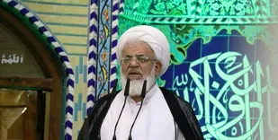 علما دوست&zwnj;دار و خیرخواه ملت هستند