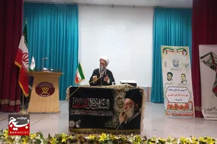 &nbsp;شهدا ستارگان هدایت ملت در فتنه&zwnj;ها هستند