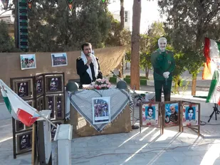 عطر افشانی قبور مطهر شهدای اصغر آباد توسط پایگاههای بسیج اصغر آباد و مسئولین شهر