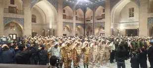 سربازان نیروهای مسلح در حرم رضوی به مقام امام رضا(ع) ادای احترام کردند