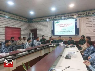 دیدار صمیمی فرمانده ناحیه عسلویه با سربازان