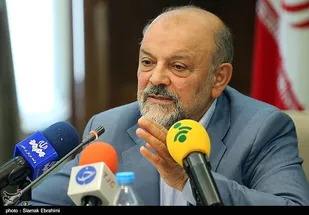 زیر سوال بردن مسئولان سابق و حاشیه سازی روال کار وزیر بهداشت است