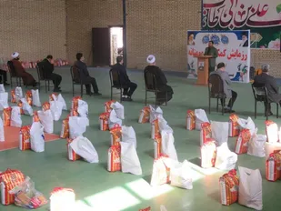 رزمایش احسان و کمک مومنانه با توزیع۱۵۰۰بسته معیشتی در شهرستان زرندیه