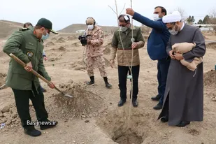 برگزاری اختتامیه جنگل کاری ۱۵۰ هکتاری در لشکر ۱۰ حضرت سیدالشهداء(ع)