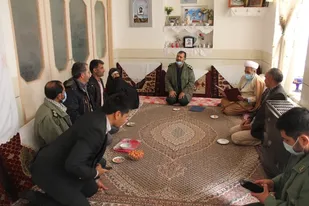 دیدار با خانواده شهدای روستای اکبریه قاین