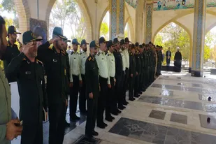 غبارروبی و عطرافشانی مزار شهدای شهرستان فامنین به مناسبت هفته دفاع مقدس