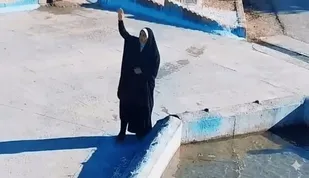 حمله اغتشاشگران به بانوی دانشمند ایرانی
