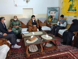 دیدار فرمانده تیپ ۱۵۸ شهید کشاورزیان شاهرود با خانواده شهیدان طوسی
