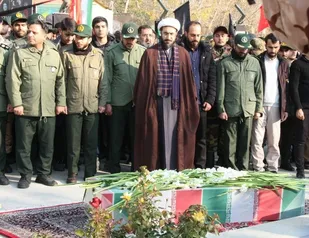پیکر شهید گمنام 18 ساله در اردوگاه الزهرا(س) به خاک سپرده شد