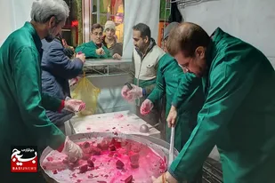 برپایی موکب دبیرخانه کانون&zwnj;های خدمت رضوی ملایر به مناسبت میلاد حضرت ولیعصر (عج)&nbsp;