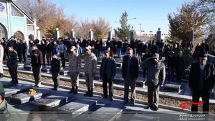 گلزار شهدای  چادگان غبار روبی و عطر افشانی شد