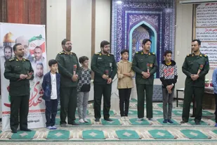 دیدار و حضور دانش آموزان دبستان مدرسه میبدی با پاسداران