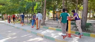 &zwnj;پیادروی در پارک احمدآباد شهرستان آران و بیدگل در هفته دفاع مقدس